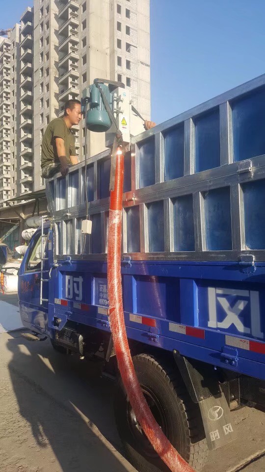 安徽車載吸糧機，軟管吸糧機